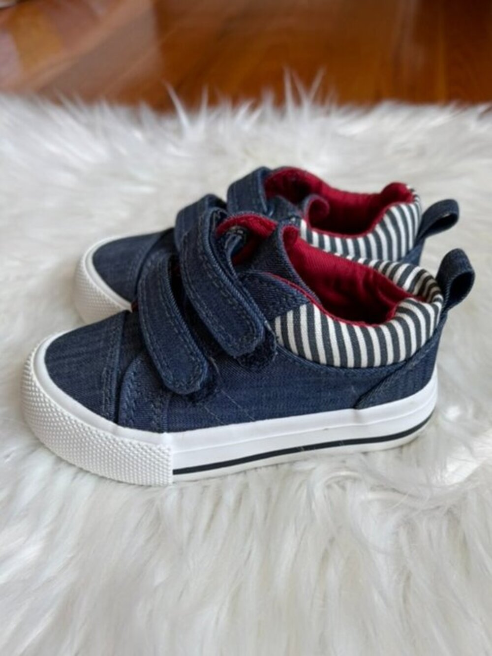 Joe Fresh Baby Boys' Navy Blue Quick Close Sneakers Infant Size 5